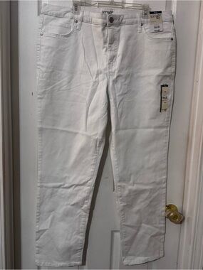 Terra & Sky Women's Straight Leg Jeans in White